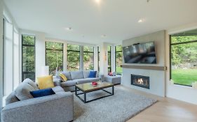 Free Parking | Blueberry Hill | Apple Tv | Wifi